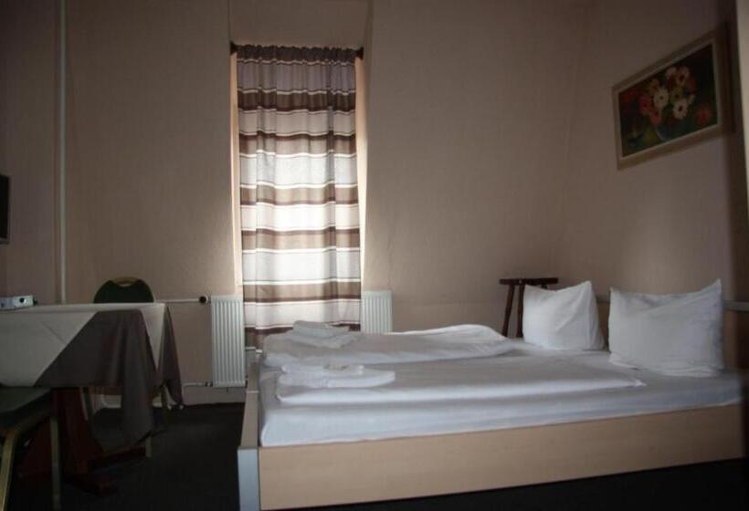 חדר סטנדרט לארבעה, Zum Goldenen Stern