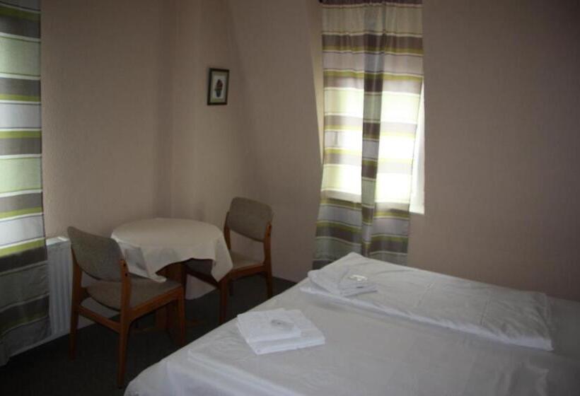 四人标准间, Zum Goldenen Stern