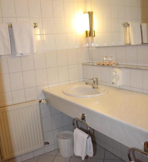 Номер Стандарт, Landgasthof Hotel Zur Linde Im Taunus