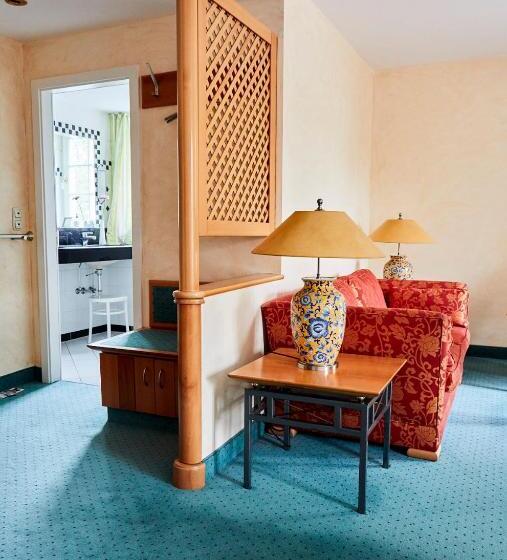 اتاق لوکس, Landhaus An De Dün