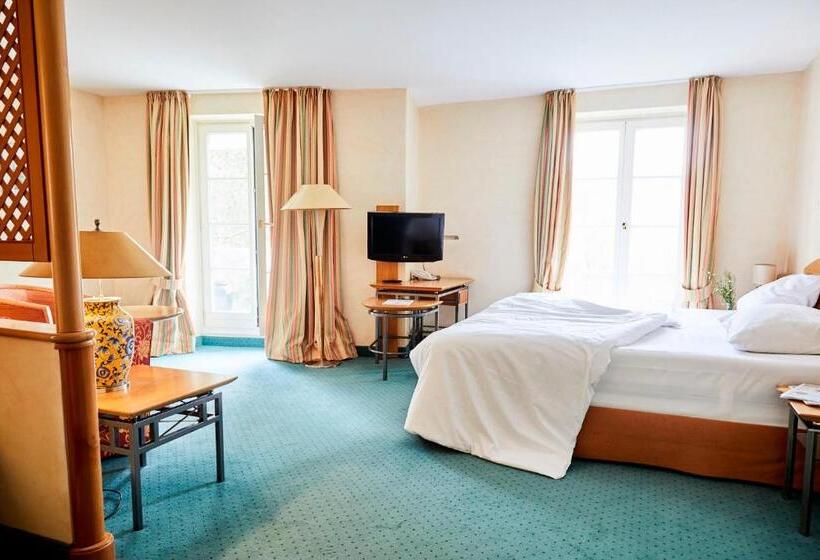 اتاق لوکس, Landhaus An De Dün