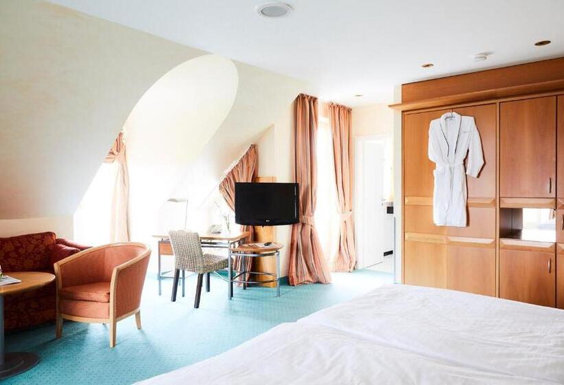 سوییت جونیور, Landhaus An De Dün