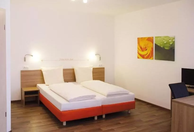 コンフォートルーム, Orange Hotel Und Apartments