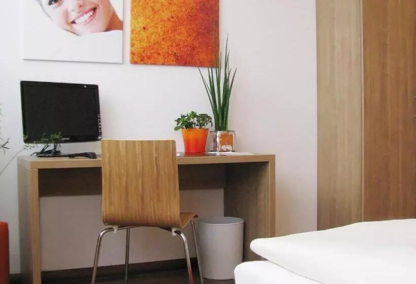 スタンダードルーム, Orange Hotel Und Apartments