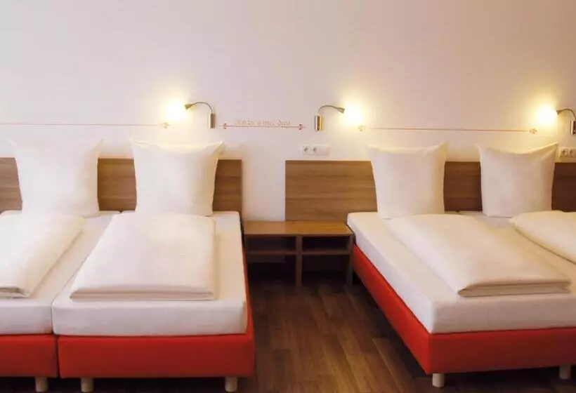 スタンダード４人部屋, Orange Hotel Und Apartments