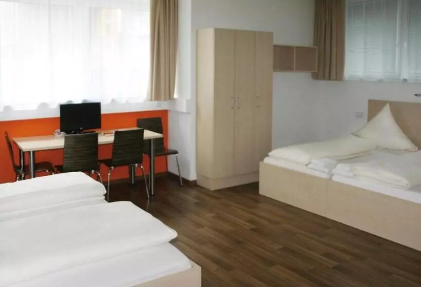 スタンダード４人部屋, Orange Hotel Und Apartments
