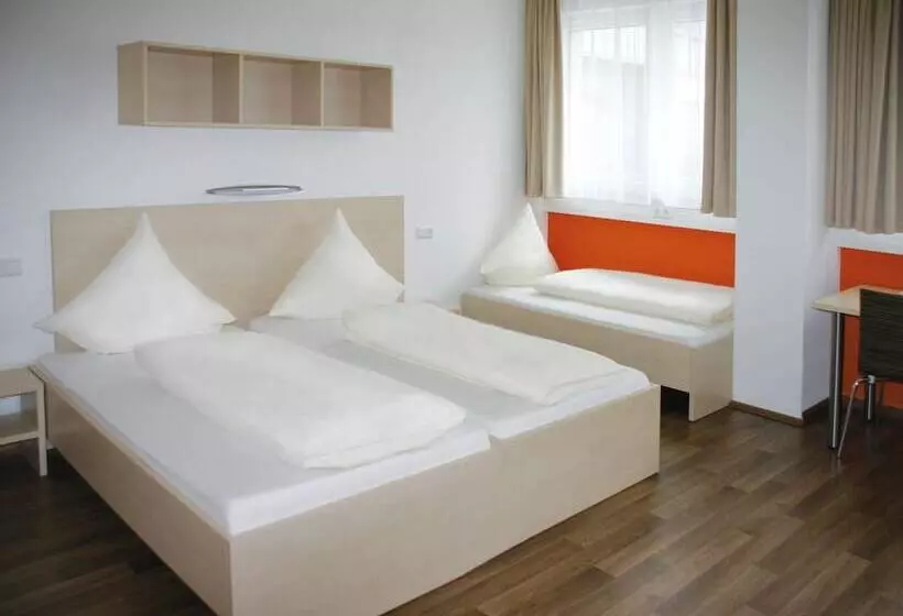 スタンダードトリプルルーム, Orange Hotel Und Apartments