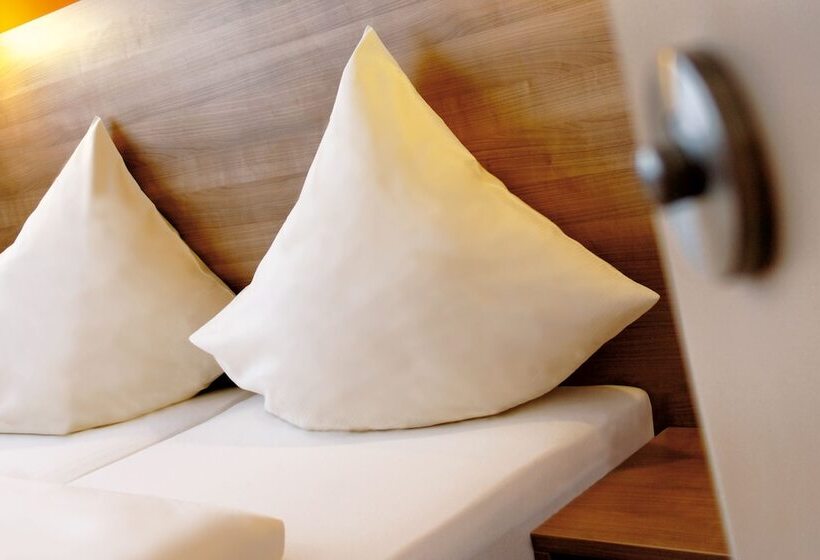 חדר סטנדרט לשלושה, Orange Hotel Und Apartments