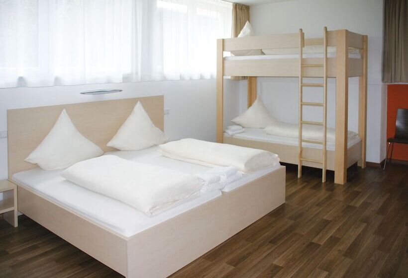 חדר סטנדרט לארבעה, Orange Hotel Und Apartments