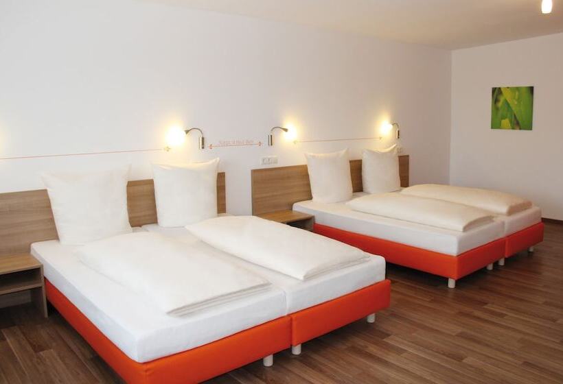 חדר סטנדרט לארבעה, Orange Hotel Und Apartments