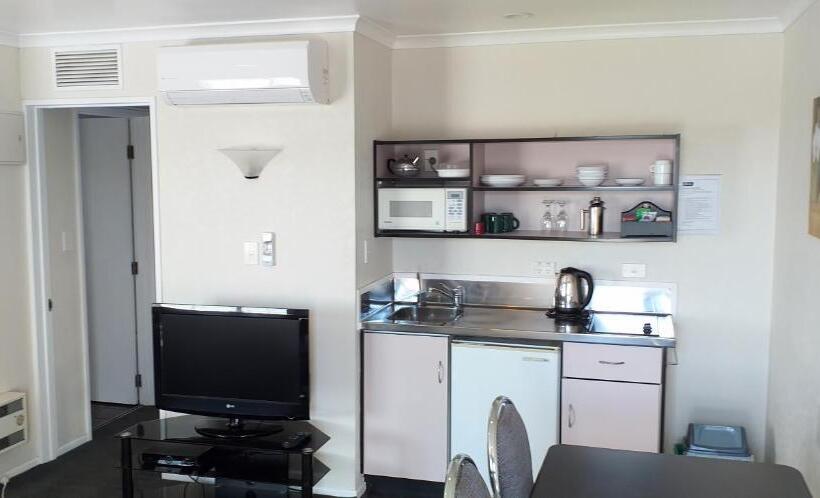 شقة إدارية غرفة واحدة, Shadzz Motel