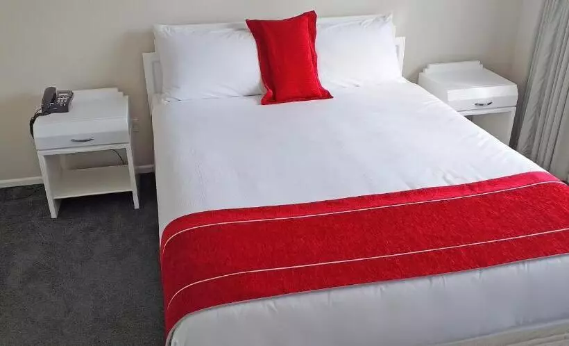 一ベッドルームエクゼクティブアパートメント, Shadzz Motel