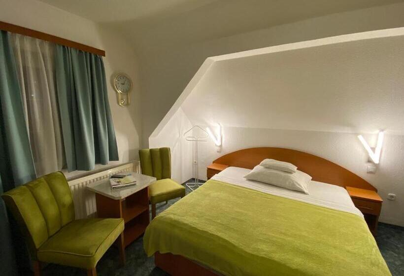 Номер Deluxe с Балконом, Villa Valeria