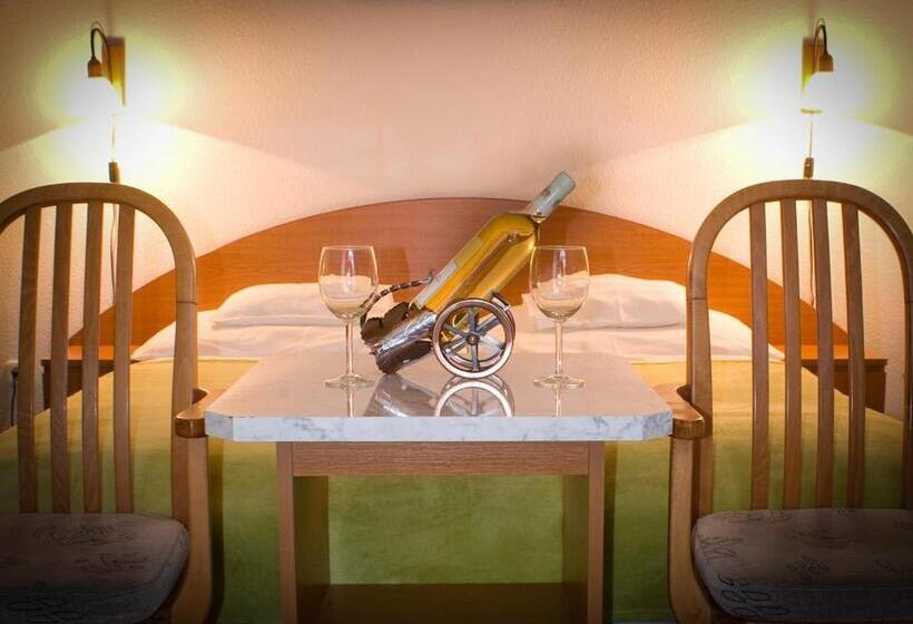 Номер Deluxe с Балконом, Villa Valeria