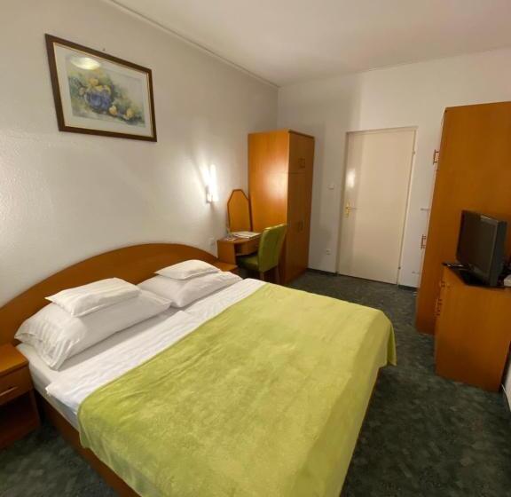 Номер Стандарт с Балконом, Villa Valeria