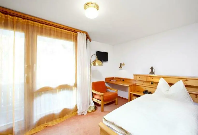 اتاق استاندارد یک تخته با بالکن, Arena Guesthouse