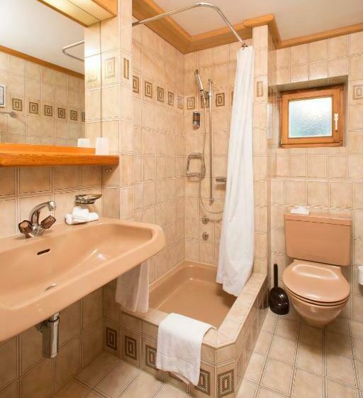 Номер Стандарт с Балконом, Arena Guesthouse