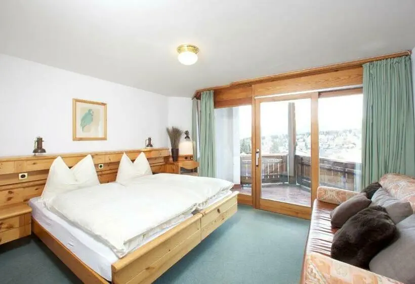 اتاق استاندارد با بالکن, Arena Guesthouse