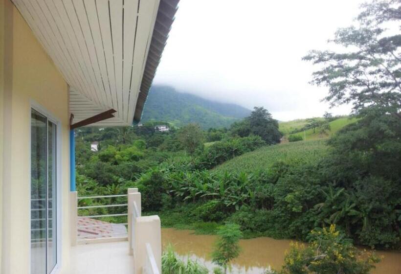 스탠다드 룸 강 전망, Dr. House