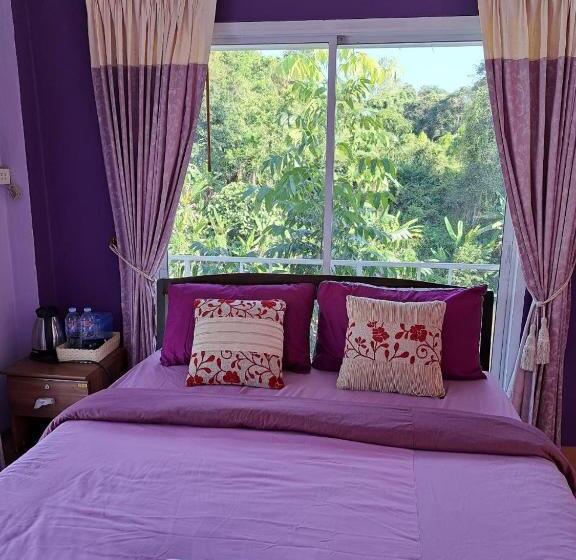 스탠다드 룸 강 전망, Dr. House