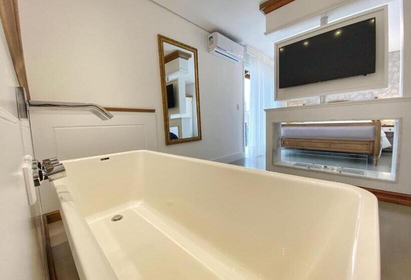 سوئیت با وان آب گرم, Pousada Ville Vie