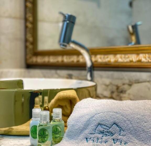 سوییت لوکس, Pousada Ville Vie