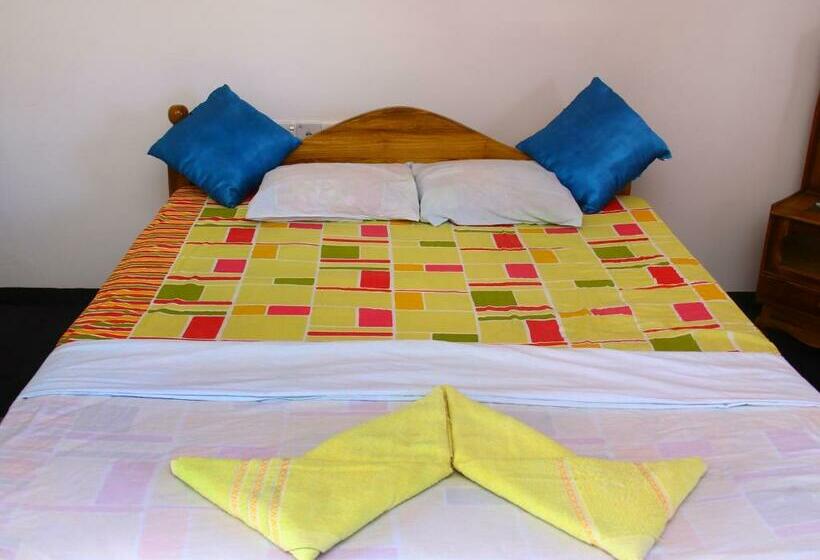 이코노미 룸, A One Calm Palace