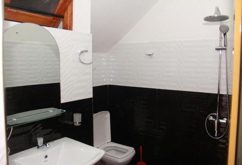 스탠다드 트리플 룸 풀장 전망, A One Calm Palace