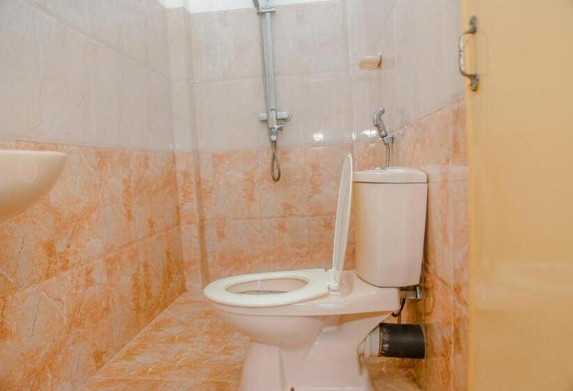 이코노미 룸, A One Calm Palace