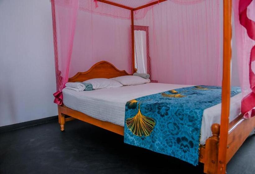 이코노미 룸, A One Calm Palace