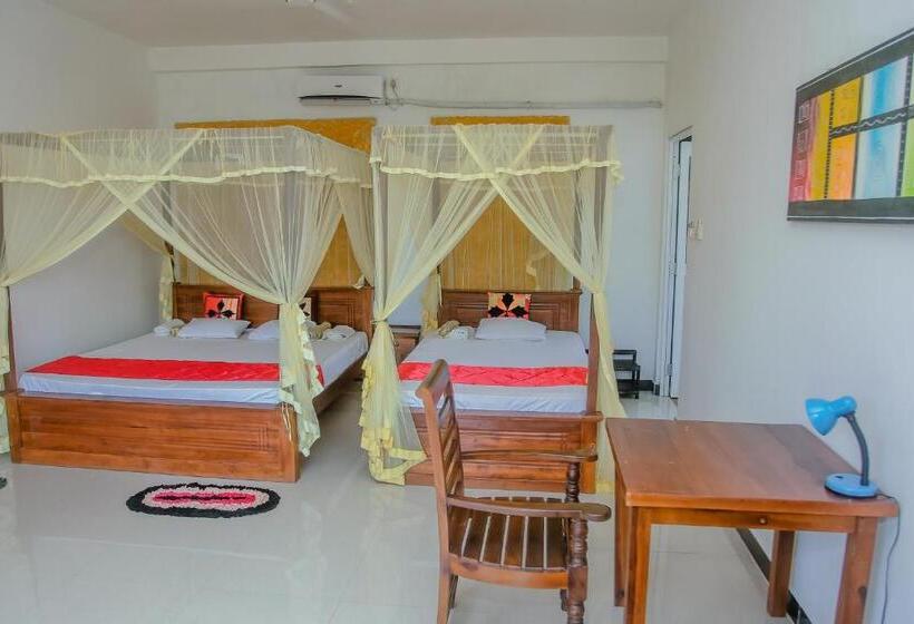 스탠다드 트리플 룸 풀장 전망, A One Calm Palace