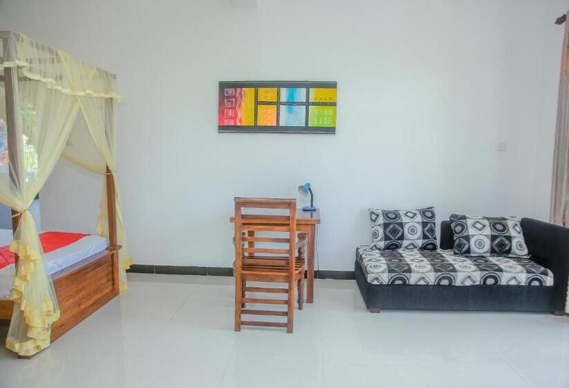 스탠다드 트리플 룸 풀장 전망, A One Calm Palace