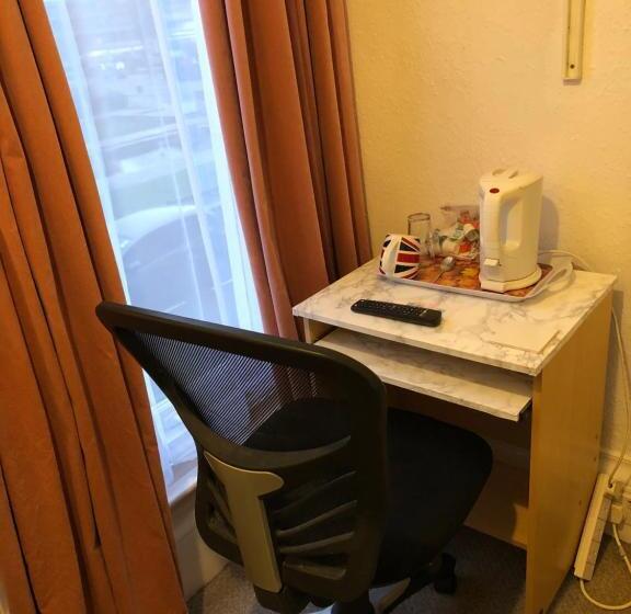 غرفة قياسية فردية, Admiral