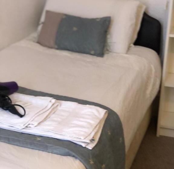 غرفة قياسية فردية, Admiral