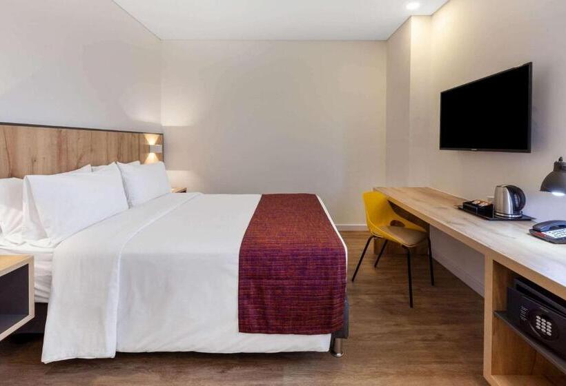 高级大房间, Distrito Zf