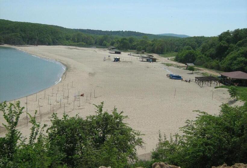 四人标准间, Villa Victoria