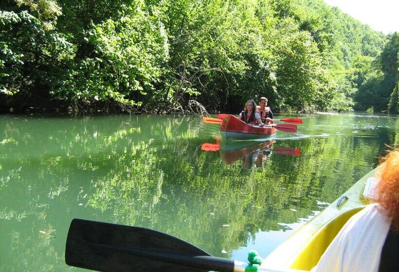 四人标准间, Villa Victoria