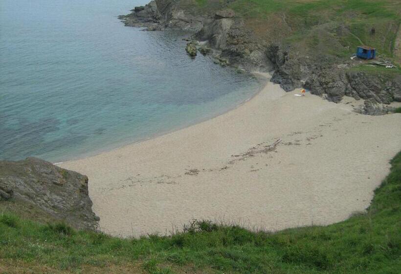 四人标准间, Villa Victoria