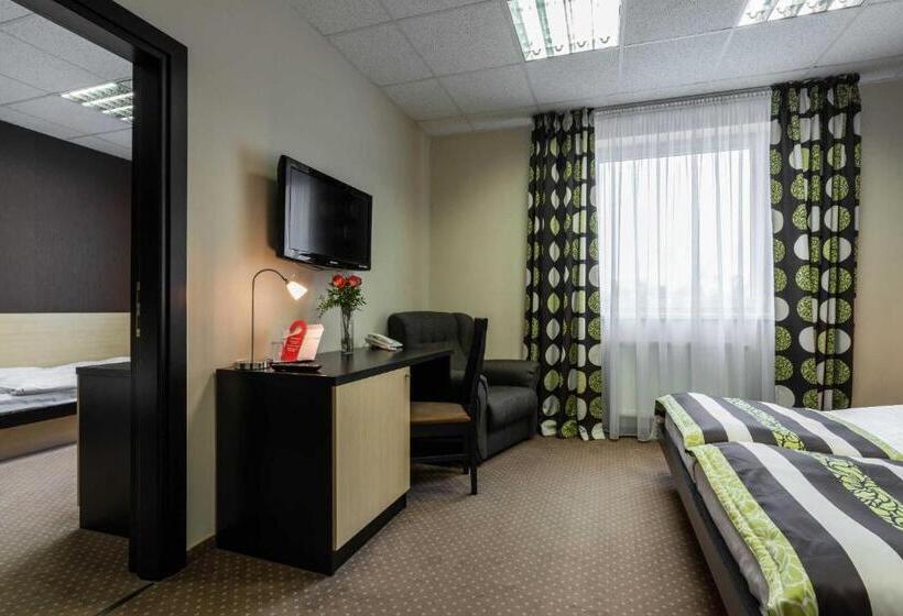 اتاق خانوادگی, Bnc Hotel Restaurant Bowling