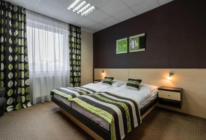 اتاق خانوادگی, Bnc Hotel Restaurant Bowling