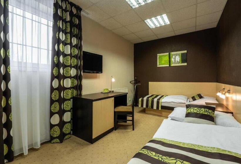 سوئیت 2 خوابه, Bnc Hotel Restaurant Bowling