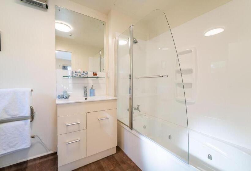 标准工作室, City Centre Motel