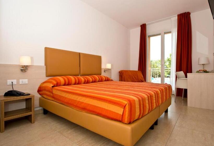 اتاق استاندارد, Club Village & Hotel Spiaggia Romea