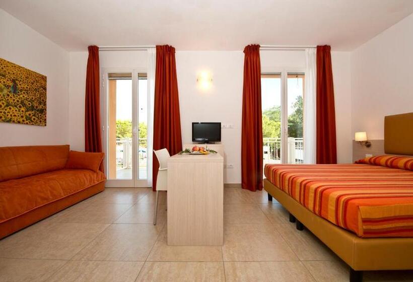 Quarto Quádruplo Estandar, Club Village & Hotel Spiaggia Romea
