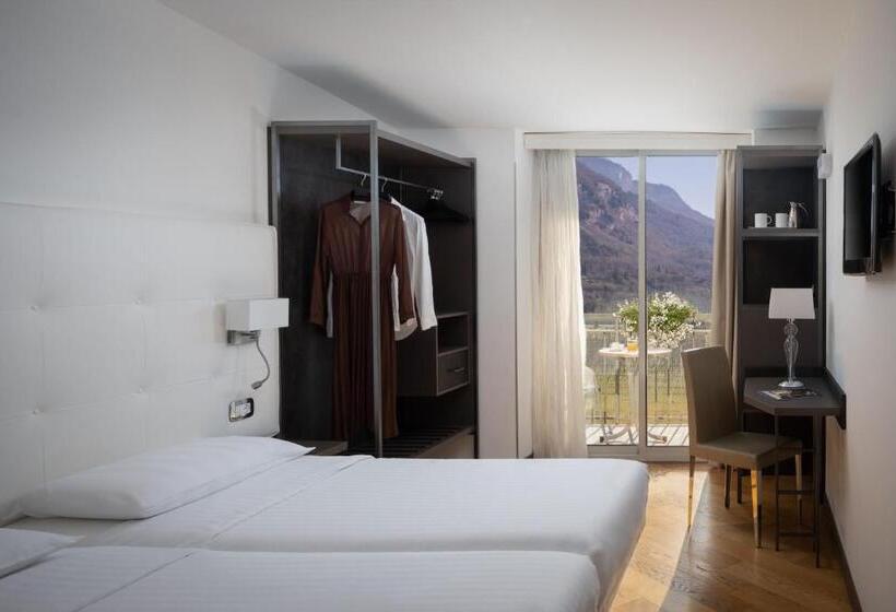 Pokój Klasyczny, Continental   Tonellihotels