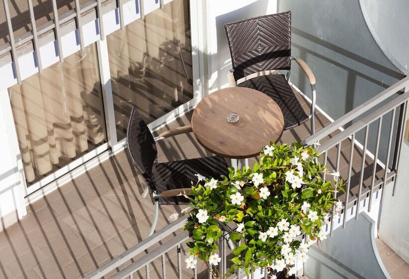 اتاق استاندارد یک نفره, Continental   Tonellihotels