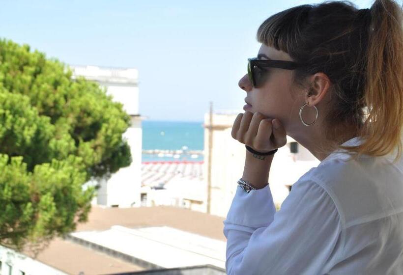 Quarto Triplo Estandar, Corallo Garnì