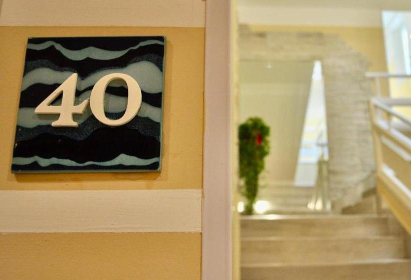 Suíte Júnior com Sacada, Corallo Garnì