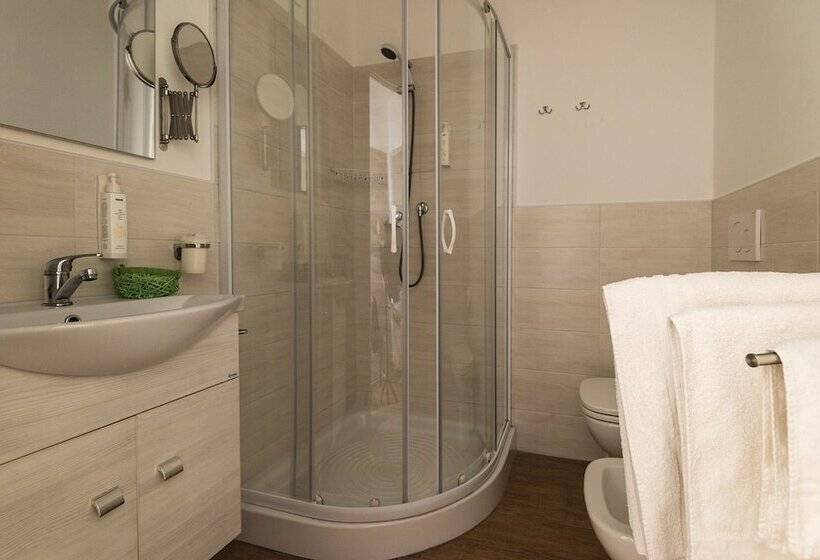 Quarto Estandar, Corallo Garnì