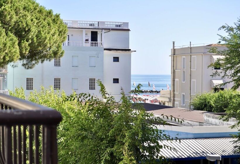 Quarto Triplo Estandar, Corallo Garnì